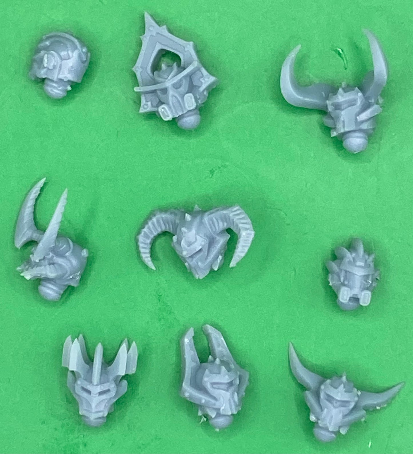 Slayer Cult Heads, Customisation Pack - 32mm Scale (9 Variants Available) - Battle Yak