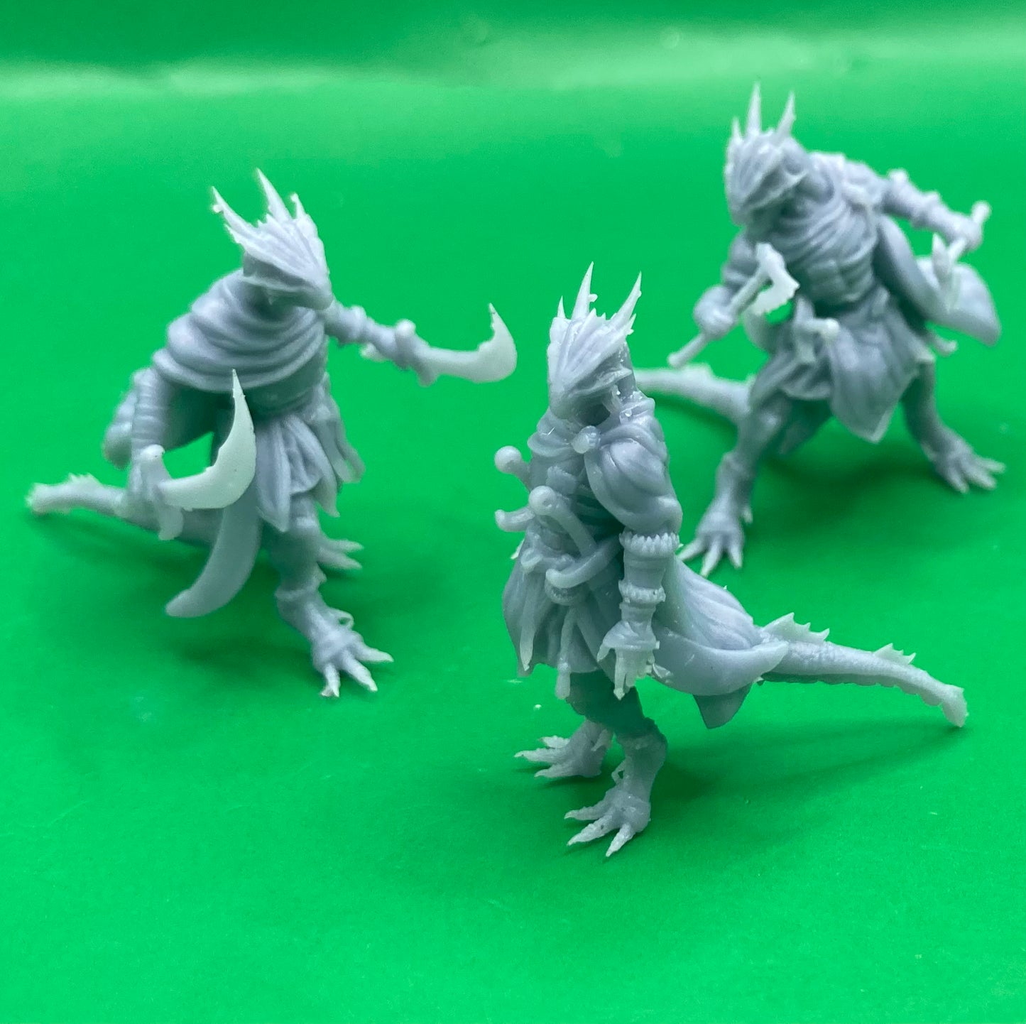 Half Dragon Adventurer (3 Variants Available) - Epic Miniatures