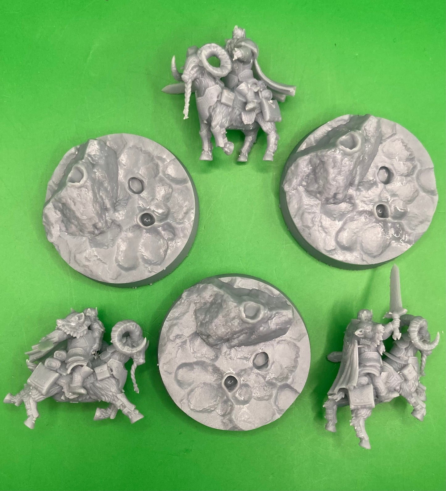 Dwarf with Ram Mount (3 Variants Available) - Brayan Nafarrate