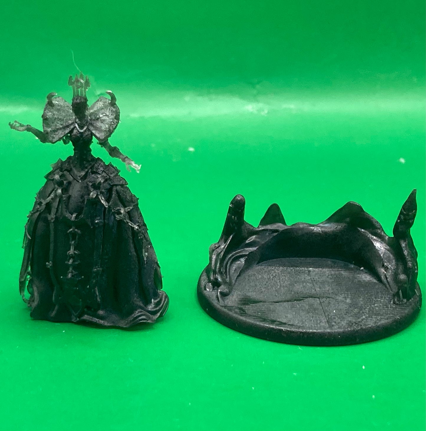 Construct Queen (3 Variants Available) - Epic Miniatures