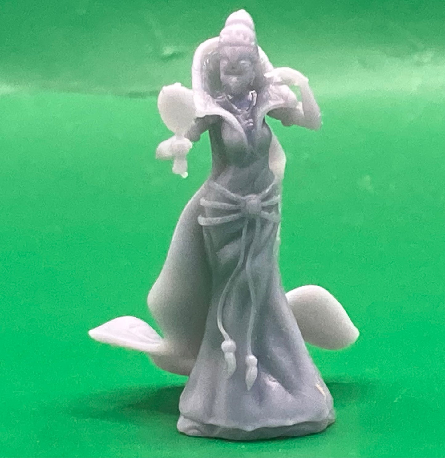 Vicious Queen (3 Variants) - Epic Miniatures
