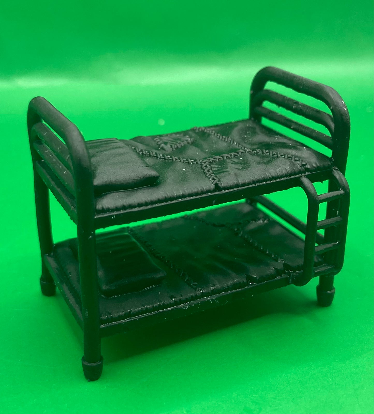 Prison Scatter, Furniture (6 Variants Available) - Epic Miniatures