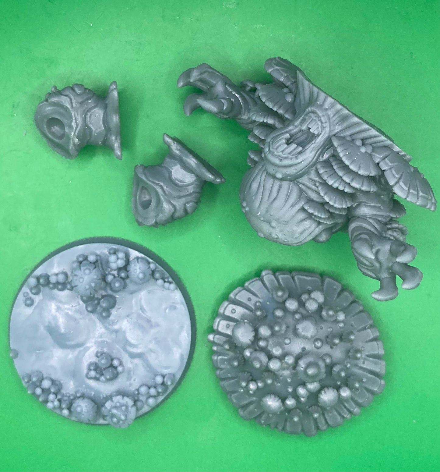 Moulderbloom Fungaren, Shrumak Sporeggoths (2 Variants Available) - Battle Yak