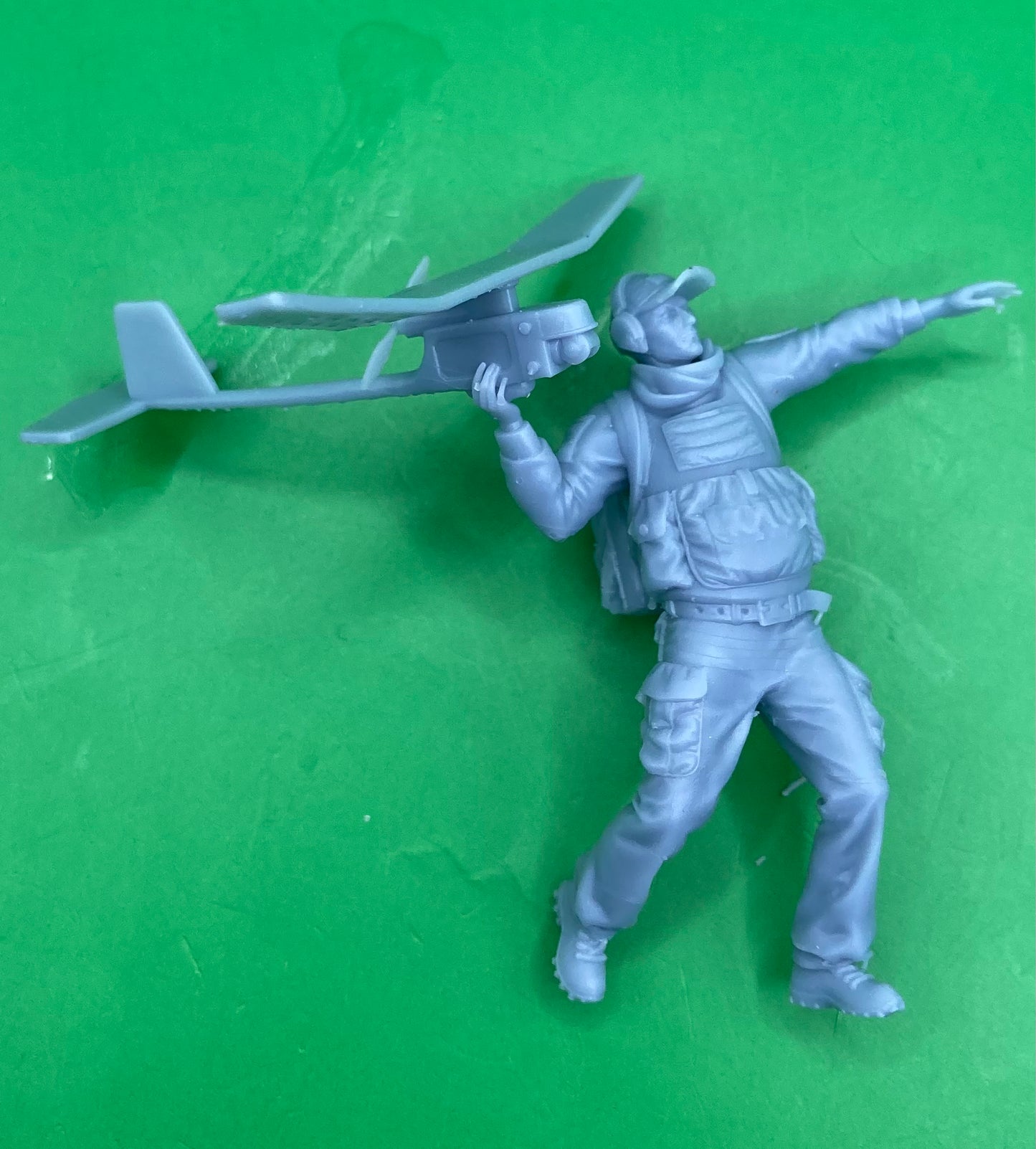 Drone Throwing Soldier - Invictus Miniatures