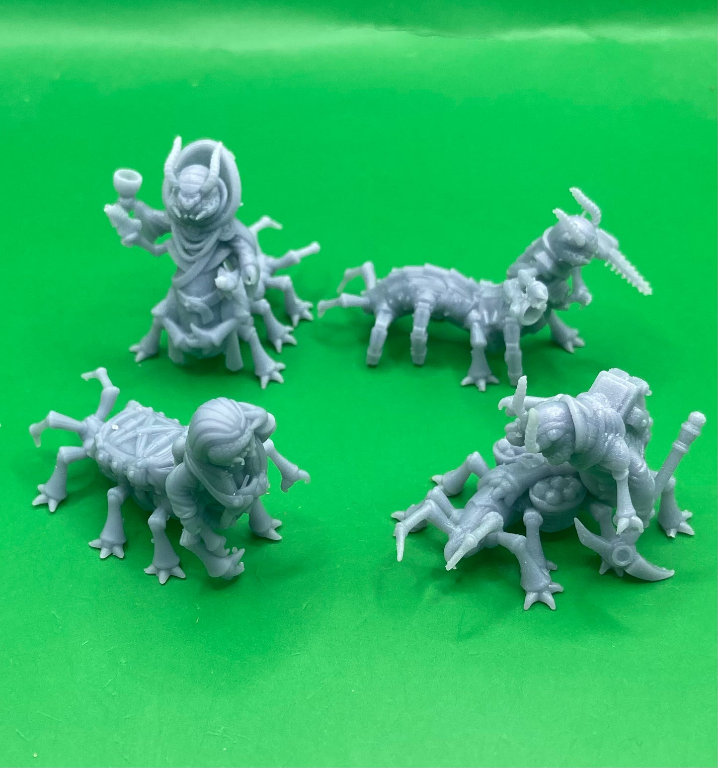 Centipede Folk Set 1 (4 Variants Available) - Invictus Miniatures