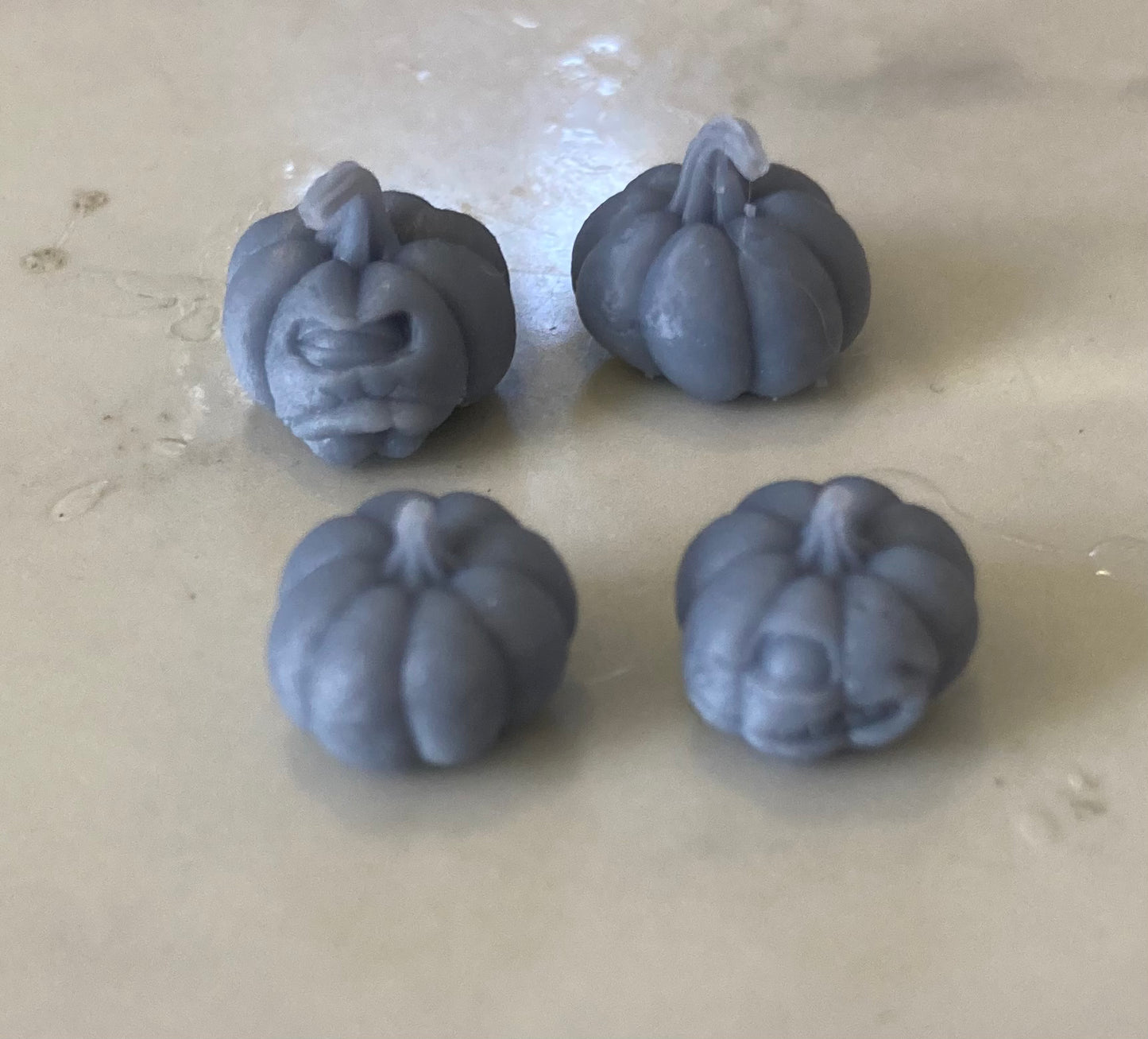 Pumpkin Heads (20 Variants Available) - Dragon Trapper's Lodge