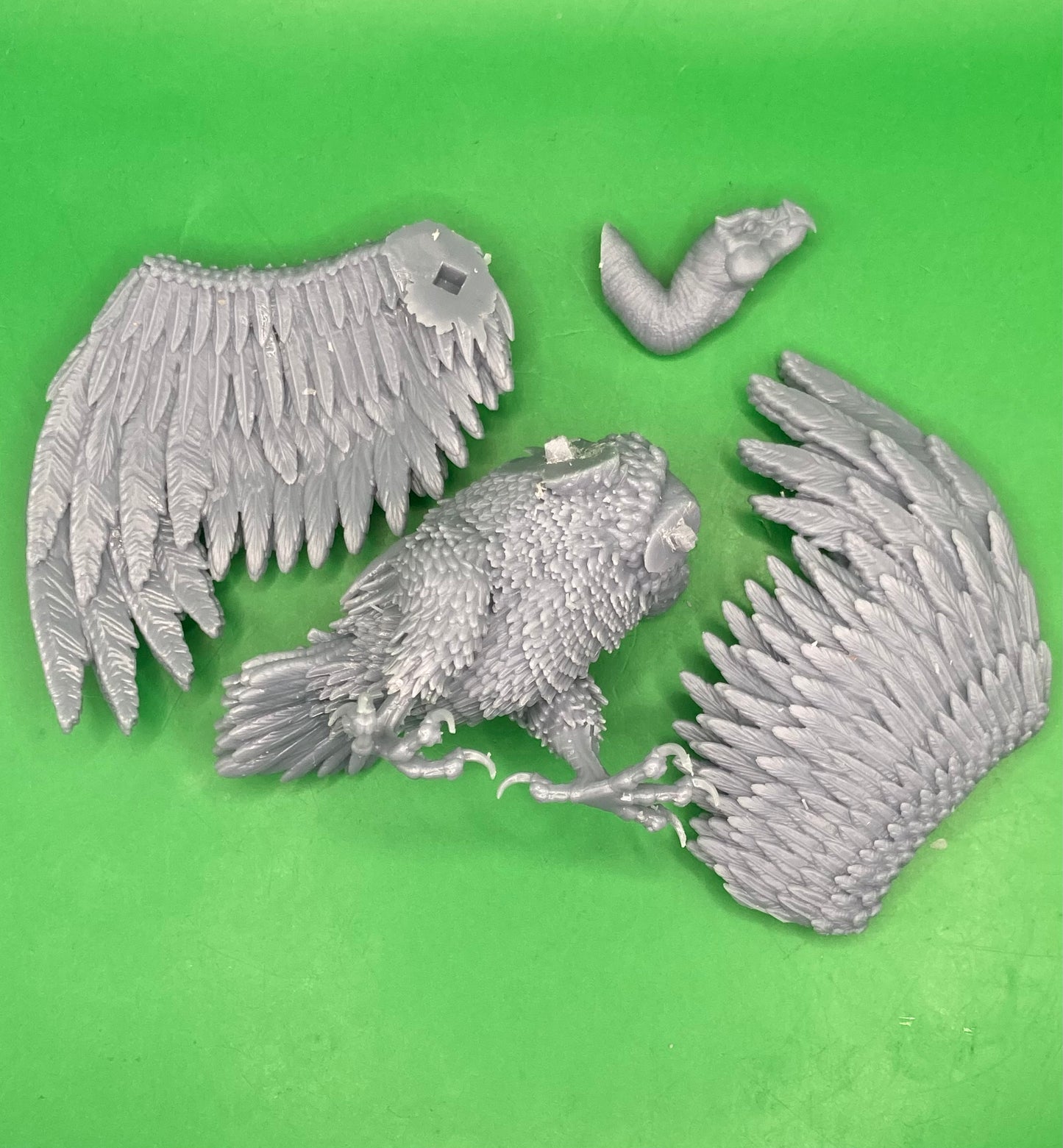 Giant Vultures (3 Variants Available - Epic Miniatures