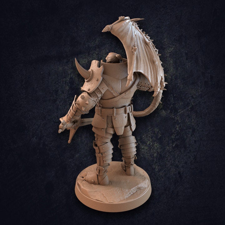 Ingmar, Paladin with Shoulder Dragon - Dragon Trapper's Lodge