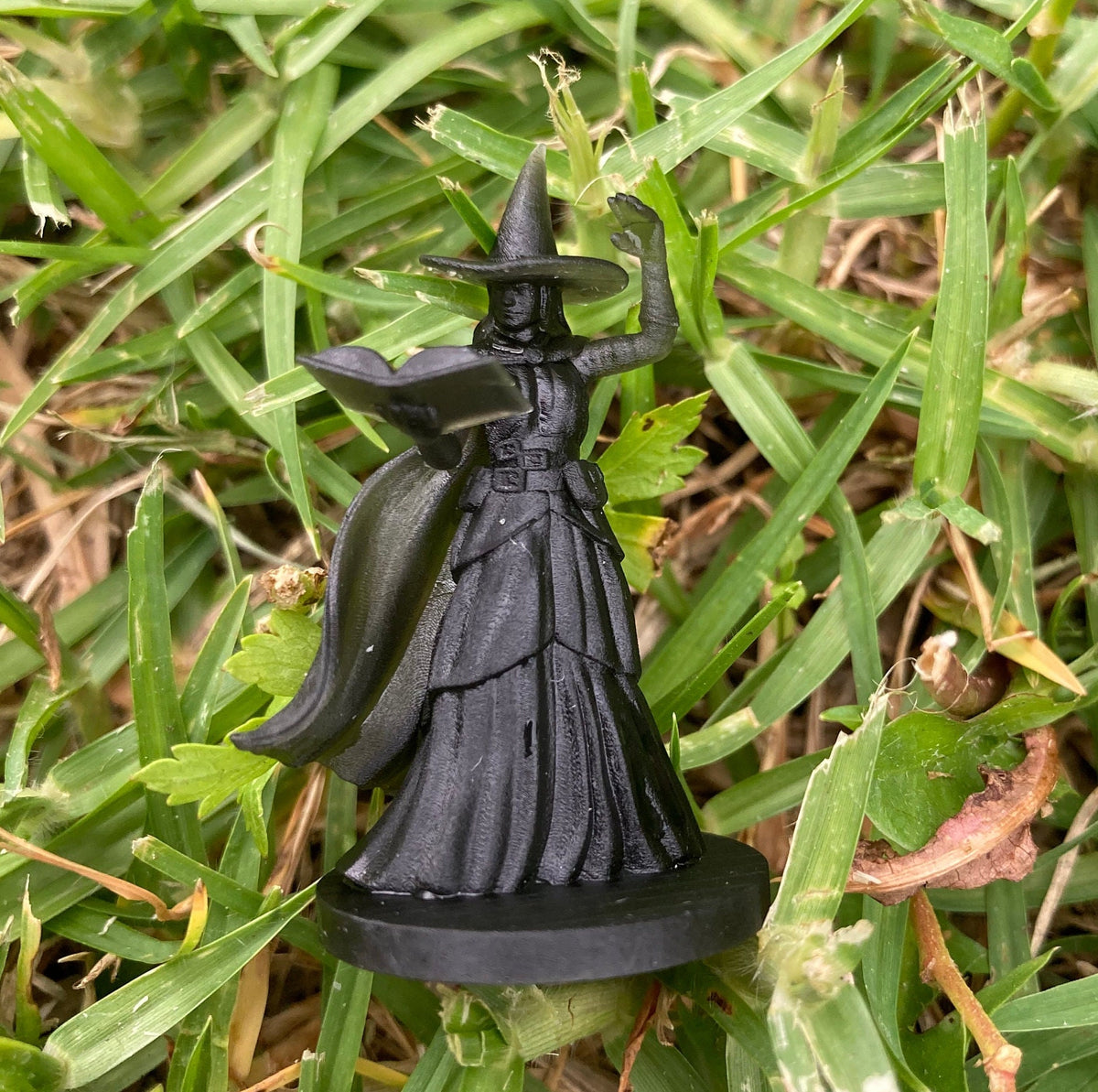 Human Variant Wizard Human Wizard with Spellbook (2 Variants Available) - MZ4250 – Couatl's ...